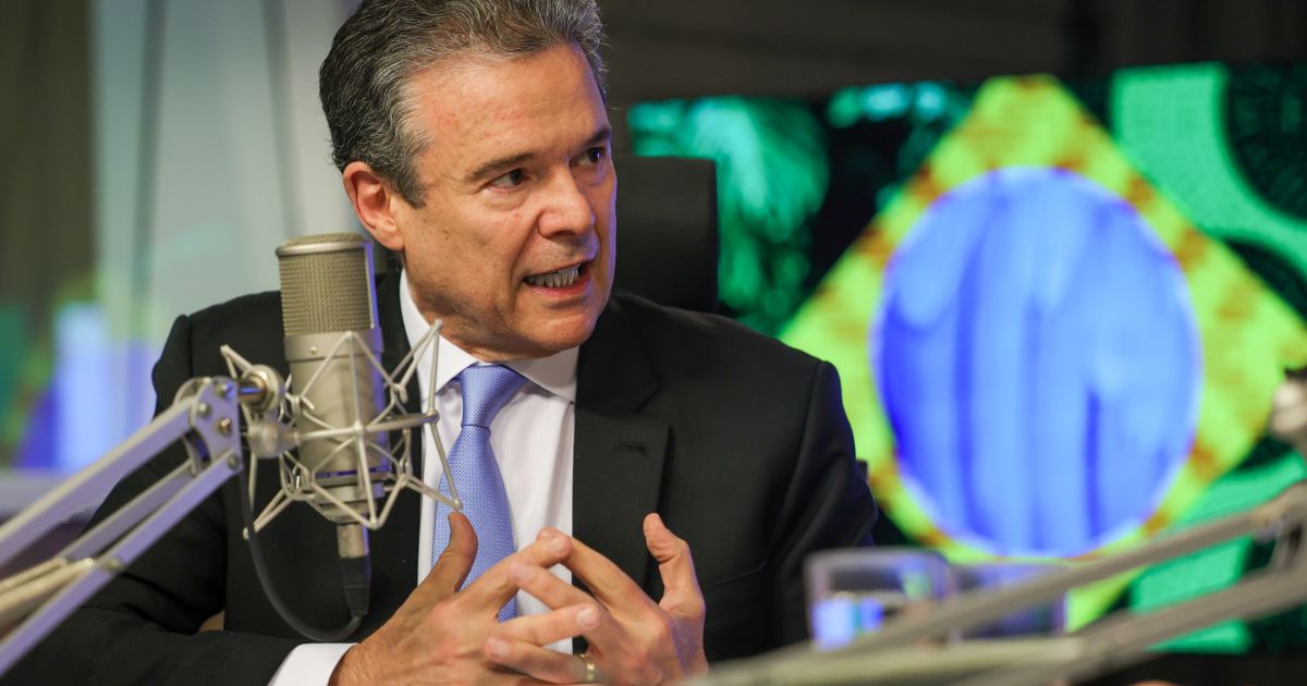 André de Paula toma posse na Agricultura e promete manter linha de Fávaro