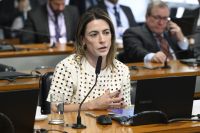 Projeto que amplia doação de alimentos e reduz desperdício avança no Senado