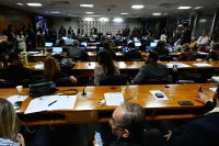 CPMI do INSS rejeita parecer do relator; veja como votaram os parlamentares