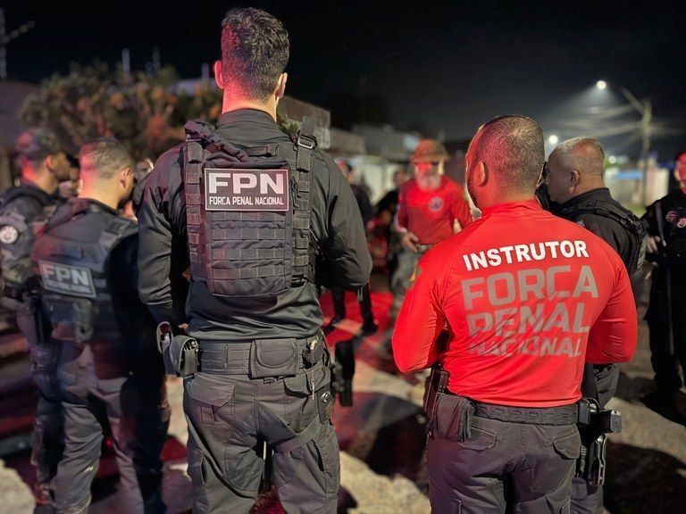 Ministro renova Força Penal na Bahia após crimes ordenados de dentro de presídios