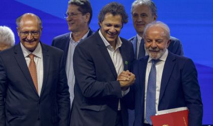 O presidente Luiz Inácio Lula da Silva, o seu vice, Geraldo Alckmin, e ministro da Fazenda, Fernando Haddad