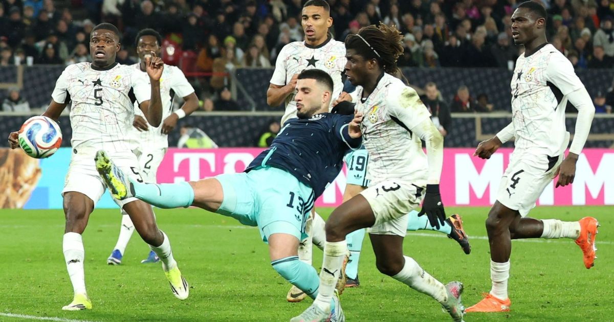 Alemanha marca no fim, vence Gana e amplia série positiva antes da Copa