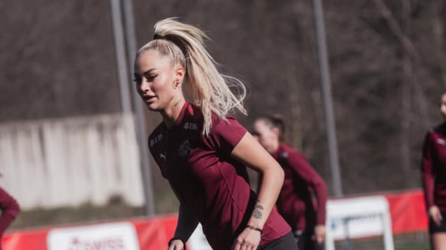 Alisha Lehmann, atacante do Leicester City