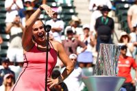 Sabalenka vira sobre Rybakina e é campeã de Indian Wells pela primeira vez