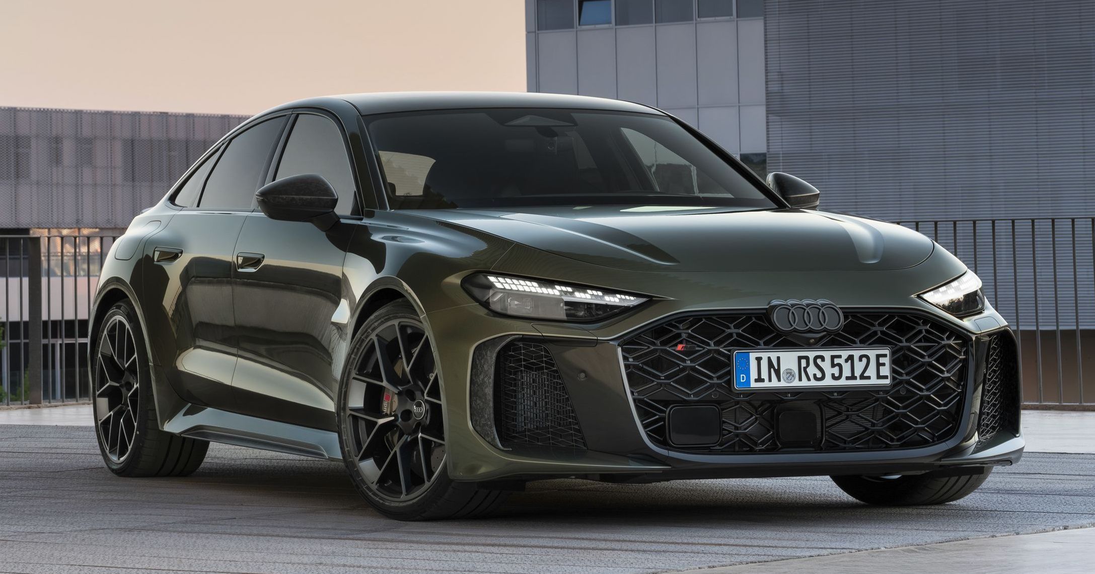 Audi RS 5 Sedan: PHEV é revelado com motor de 639 cv