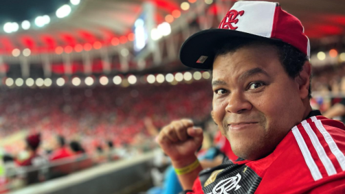 Babu, ex-BBB com a camisa do Flamengo