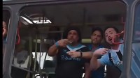 Ônibus com torcida do Grêmio são apedrejados na chegada ao Beira-Rio