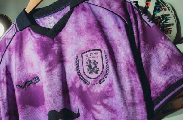 Camisa do Hashtag, clube da sétima divisão da Inglaterra