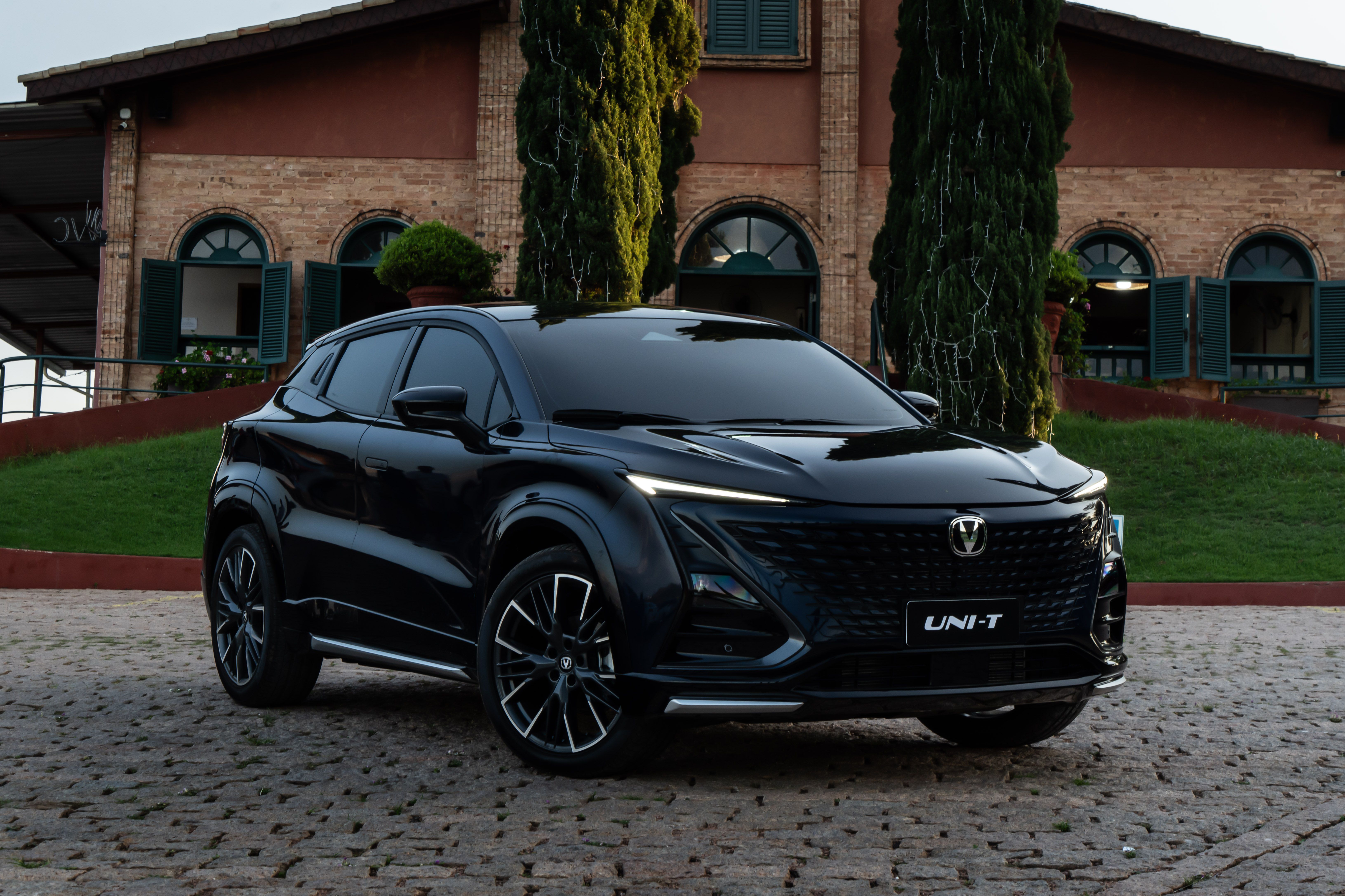 Caoa Changan UNI-T: SUV médio tem motor 1.5 Turboflex de 180 cv • Divulgação