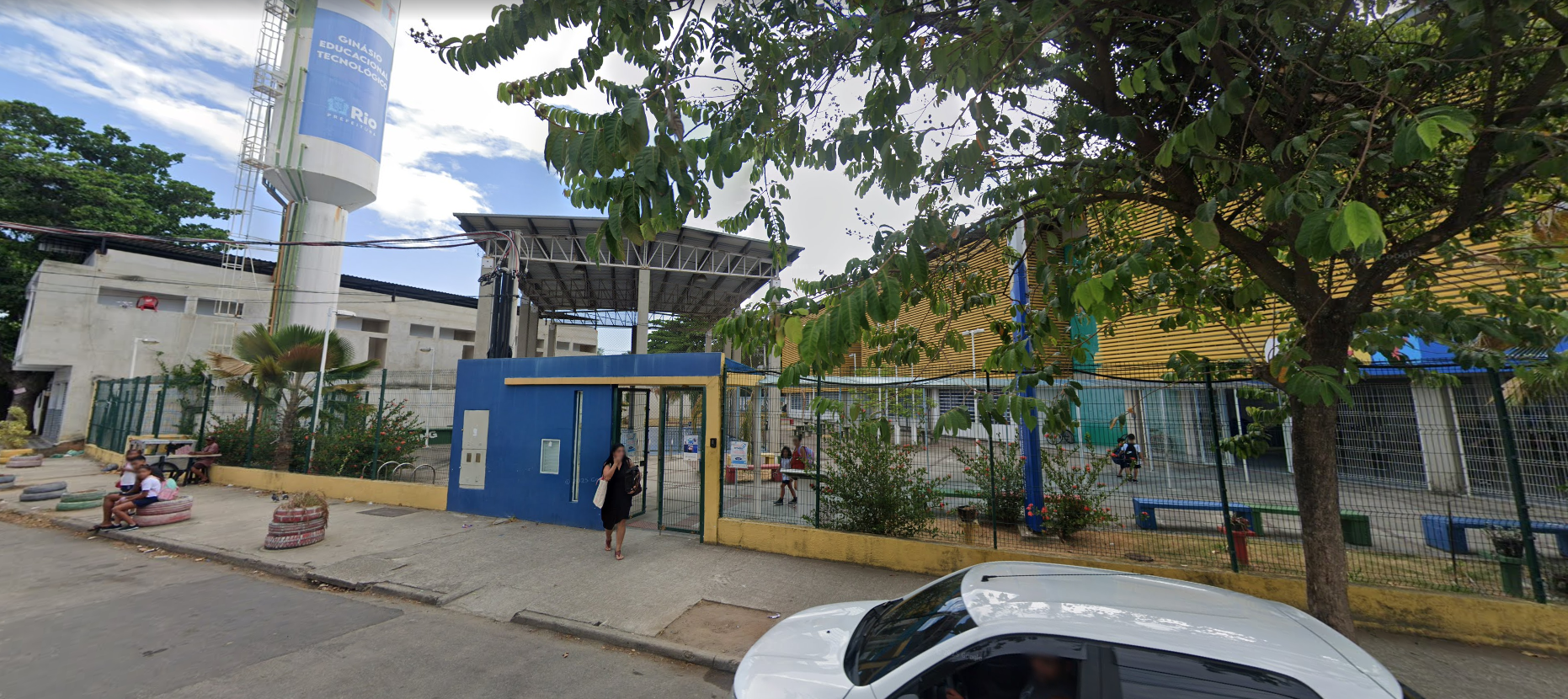 ESCOLA TIROTEIO