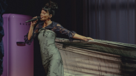 Lily Allen diz que álbum dá voz a "induzidos" a relacionamentos abertos