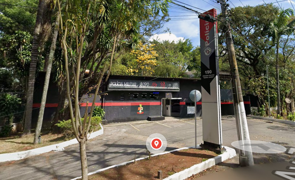 Fachada do presídio militar Romão Gomes • Reprodução/Google Street View