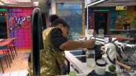 BBB 26: Tadeu repreende atitude de Milena ao vivo: "Completamente errada"