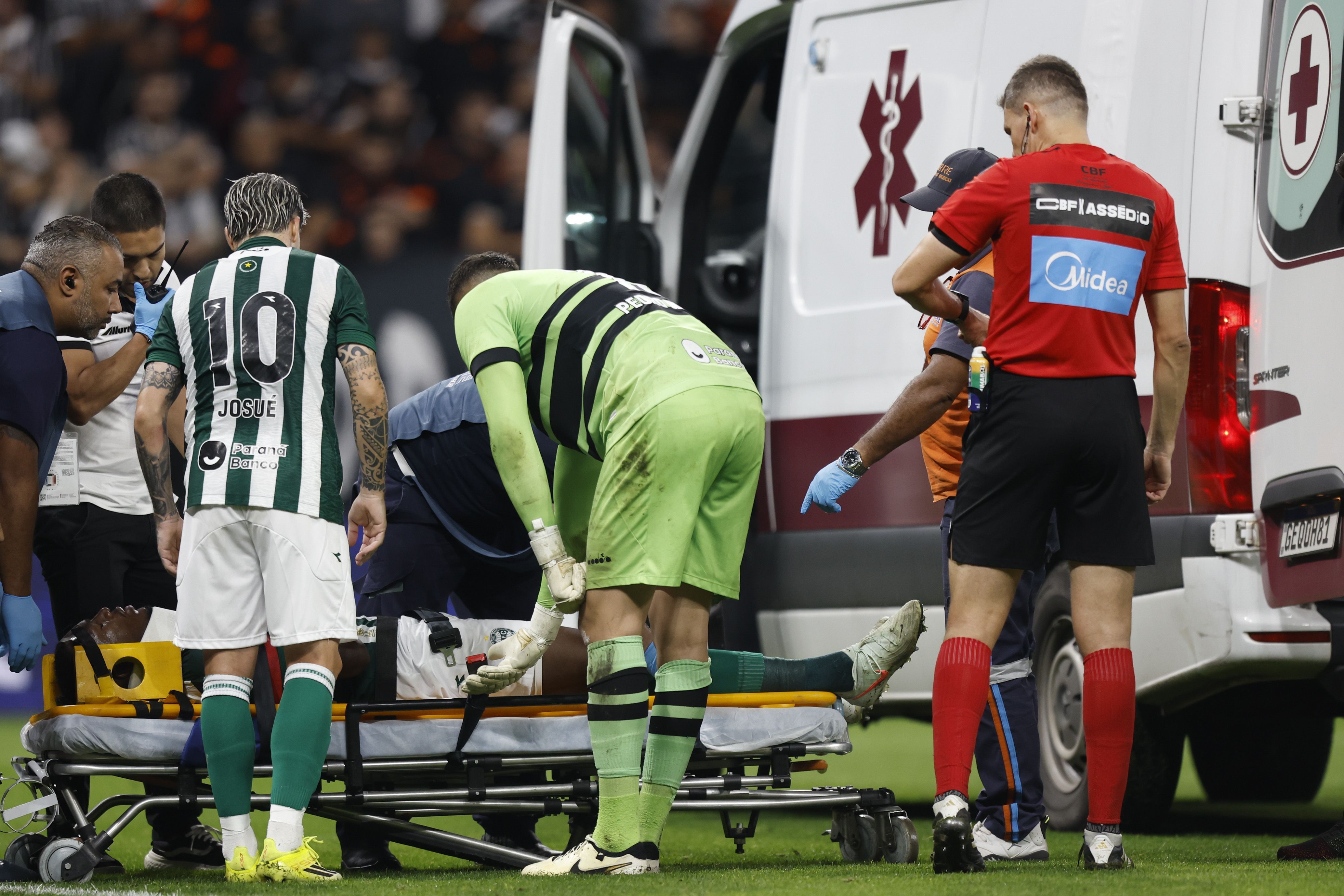 Atendimento a Jacy, do Coritiba, na Neo Química Arena