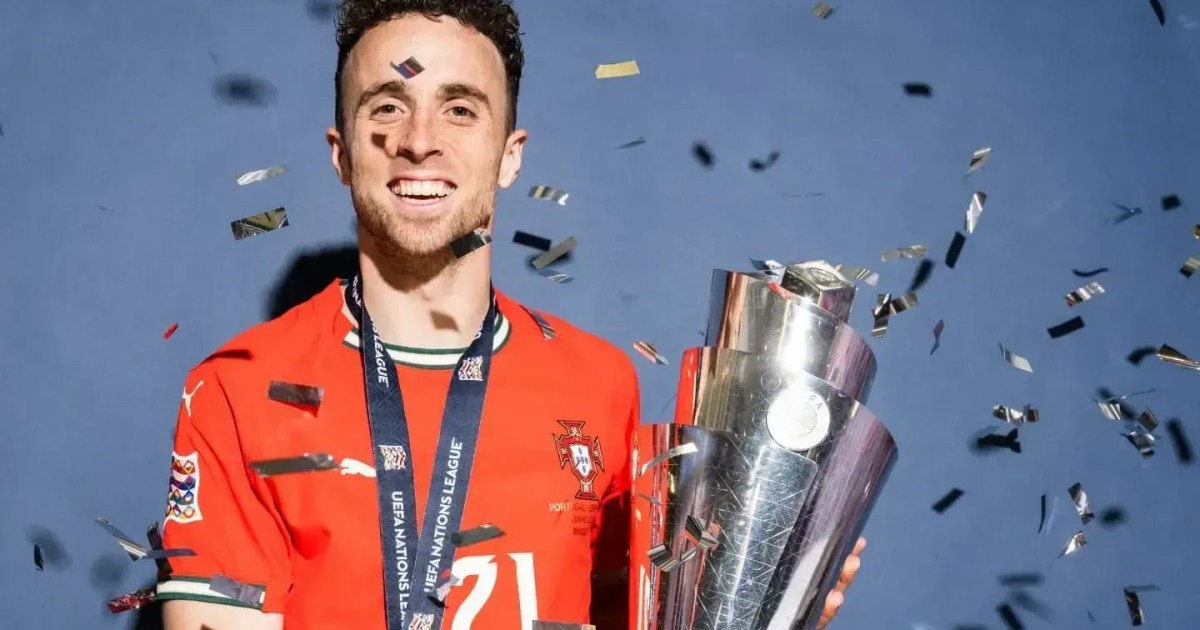 Jornalista sugere Diogo Jota como substituto de CR7 meses após morte