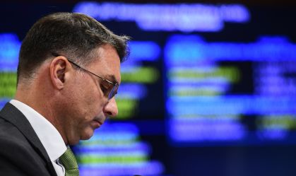 Imagem de destaque do post: Base governista vê "traição à pátria" em fala de Flávio sobre terras raras