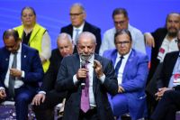 Em evento, Lula pede negociação sobre jornada de trabalho