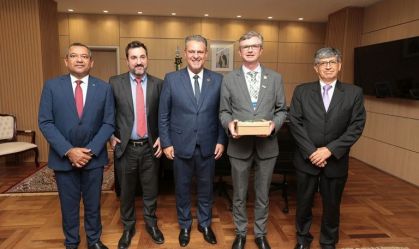 Autoridades se reuniram para discutir acordos de exportação e cooperação entre os  órgãos técnicos de pesquisa