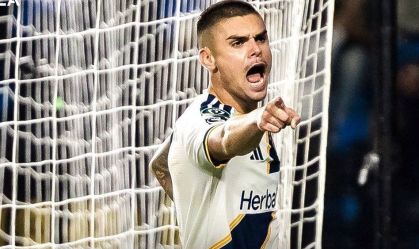 Pec marcou o hat-trick da vitória do LA Galaxy