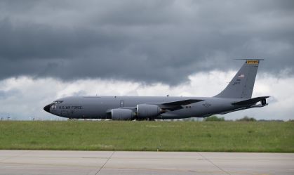 Uma aeronave modelo KC-135 Stratotanker, do exército dos EUA