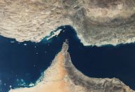 Três navios cargueiros são atingidos por ataques no Estreito de Ormuz