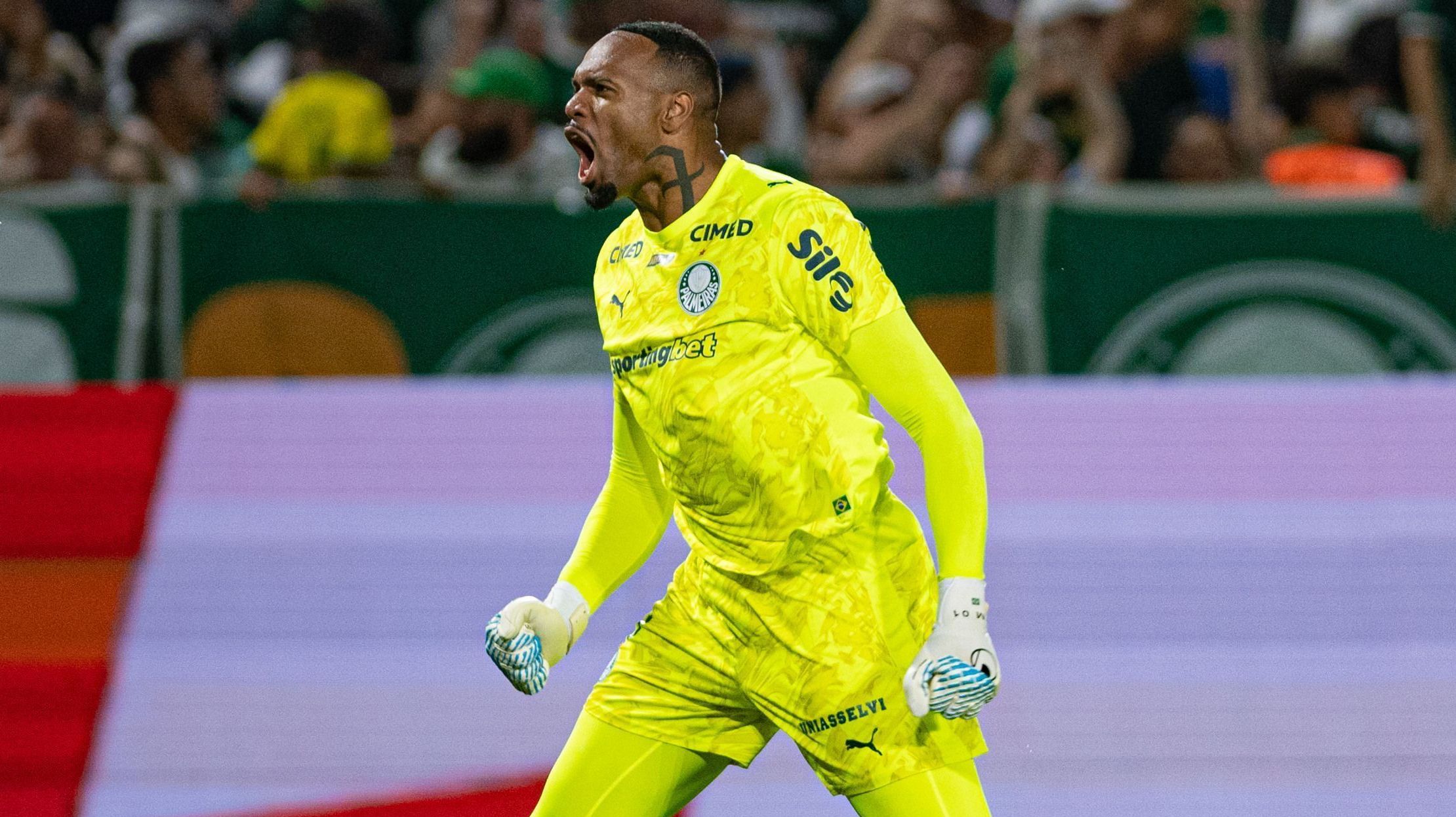Carlos Miguel comemora o pênalti defendido na final do Paullistão