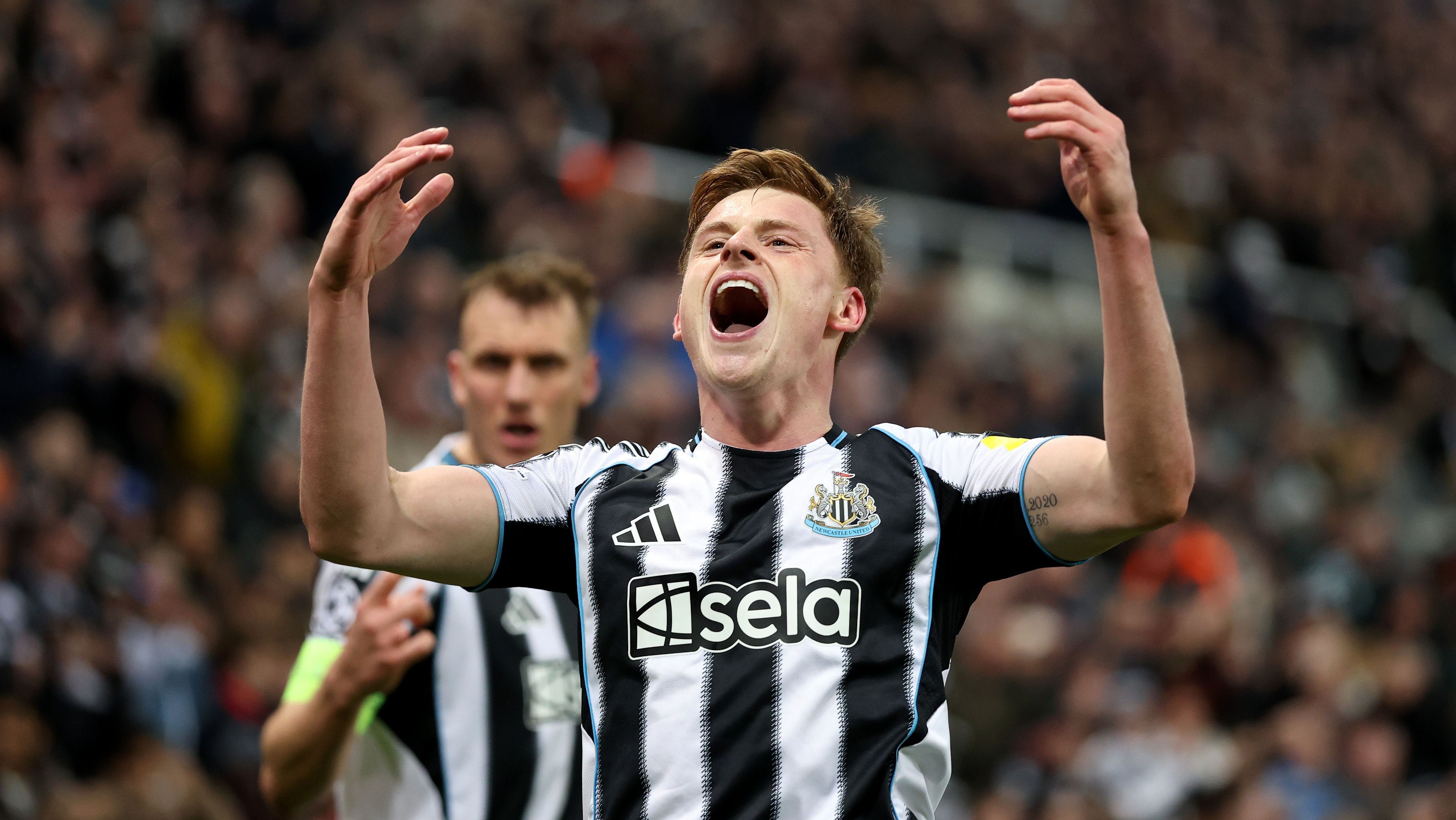 Champions: Newcastle sai na frente, mas Barcelona empata no último