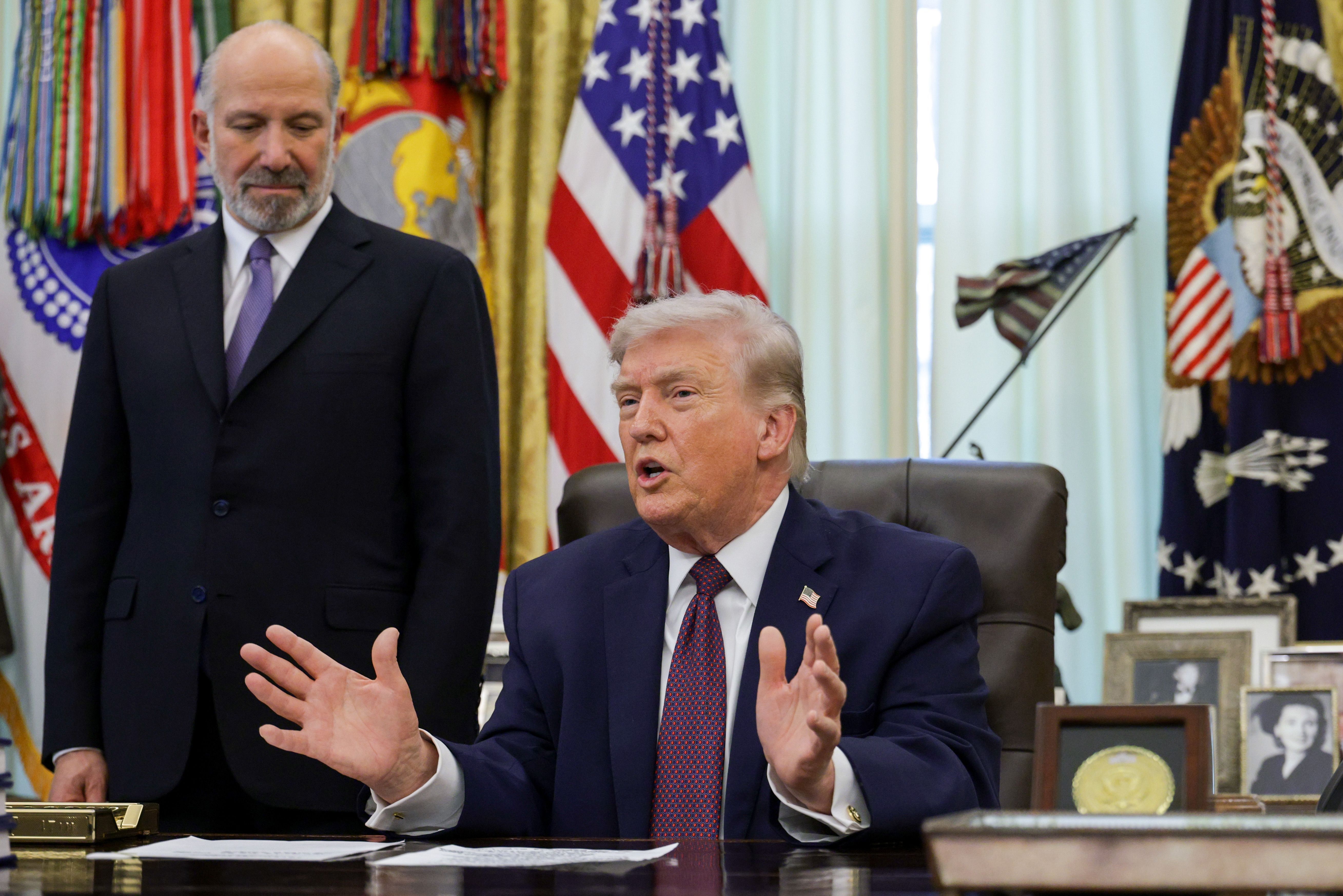 O presidente dos EUA, Donald Trump, no Salão Oval da Casa Branca, nesta terça-feira (31)