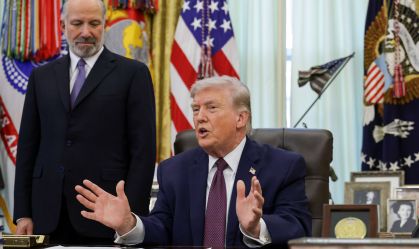 O presidente dos EUA, Donald Trump, no Salão Oval da Casa Branca, nesta terça-feira (31)