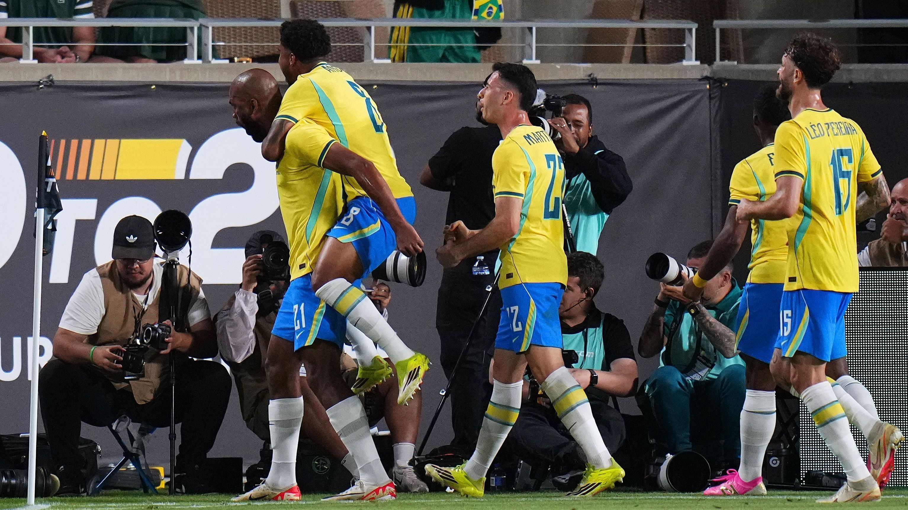 Igor Thiago comemora gol do Brasil