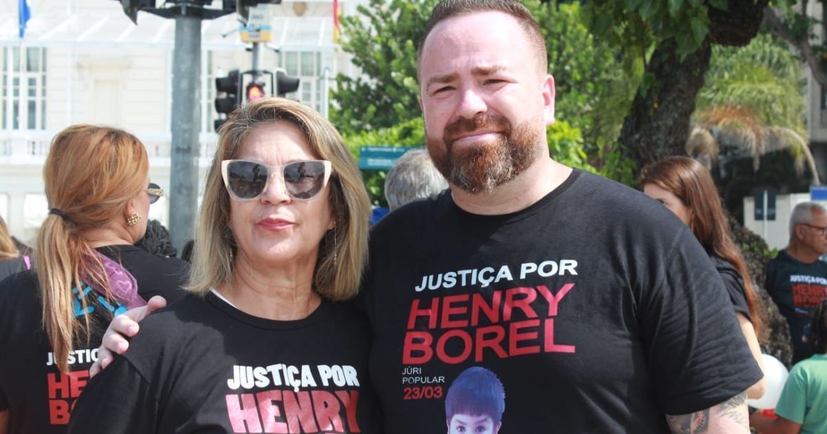 Mãe e filho de Eliza Samúdio participam de caminhada por Henry Borel no RJ