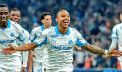 Igor Paixão marcou um golaço contra o Lyon neste domingo (1°)