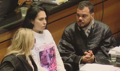 Monique Medeiros, mãe de Henry Borel, em julgamento da morte do próprio filho