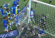 Após pancadaria, Cruzeiro x Atlético quebra recorde de expulsões no Brasil