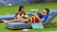 Gabriela e Jonas trocam provocações no BBB 26: "Vamos para a guerra"