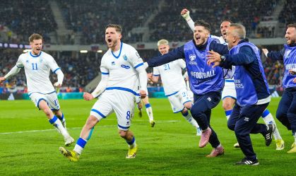 Comemoração de gol do Kosovo contra a Eslováquia