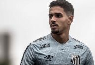 Santos negocia retorno de Lucas Veríssimo; saiba detalhes