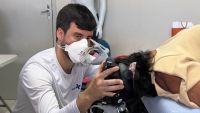 Médico cria receitas com desenhos à mão para ajudar pacientes analfabetos
