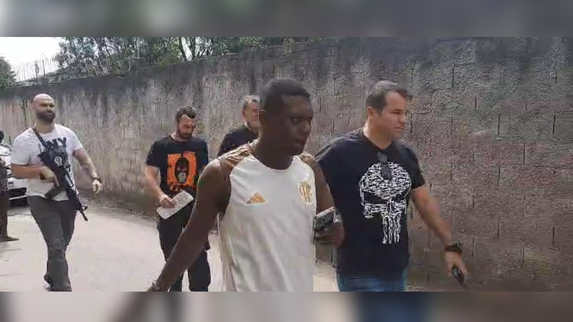 De acordo com a corporação, Bruno Cândido Rudes, de 30 anos, usava aplicativos de mensagens e plataformas de jogos on-line como uma forma de se aproximar das crianças