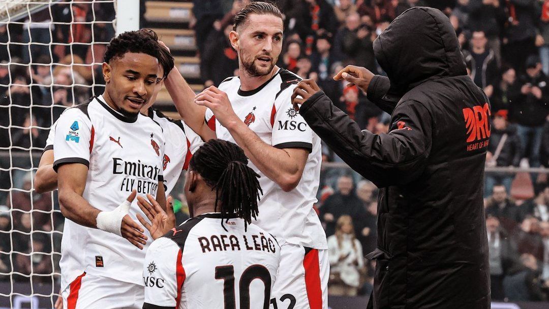 Milan vence Cremonese fora de casa e mantém vivo sonho de título