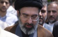 Quem é Mojtaba Khamenei, cotado para ser o novo líder supremo do Irã