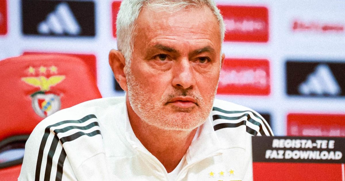 Benfica termina Liga Portuguesa invicto com Mourinho, mas fora da Champions