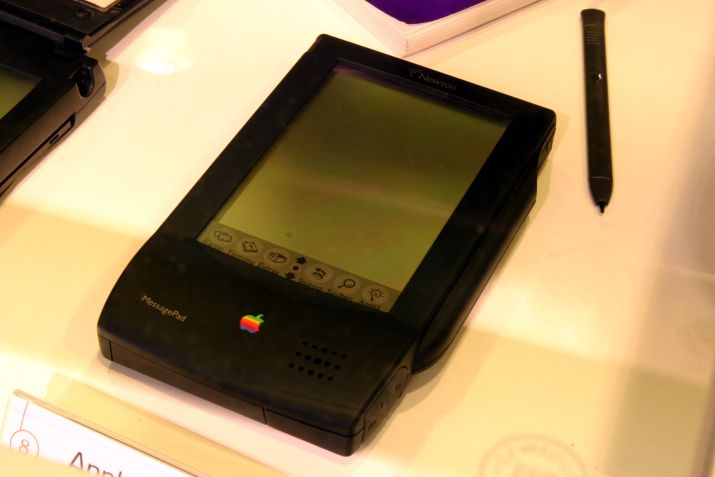Apple Newton é um modelo de PDA com tela sensível ao toque • Rama / Wikipedia