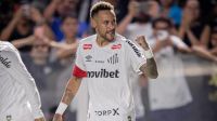Fora da lista de Ancelotti, Neymar marca em Santos x Internacional; veja