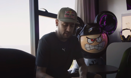 Neymar em vlog publicado em seu canal