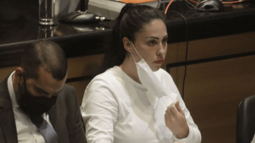 Monique Medeiros em audiência para ouvir testemunhas do processo sobre a morte do menino Henry Borel