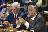 CPMI: relatório governista pede indiciamento de Bolsonaro e Flávio