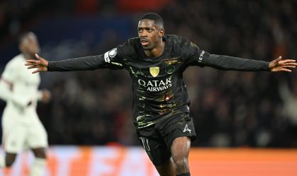 Ousmane Dembélé comemora gol do PSG contra o Chelsea na Champions League