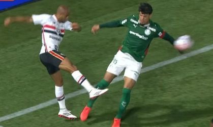 Lance polêmico em Palmeiras x São Paulo
