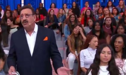 Plateia reage com comentários transfóbicos de Ratinho contra Erika Hilton